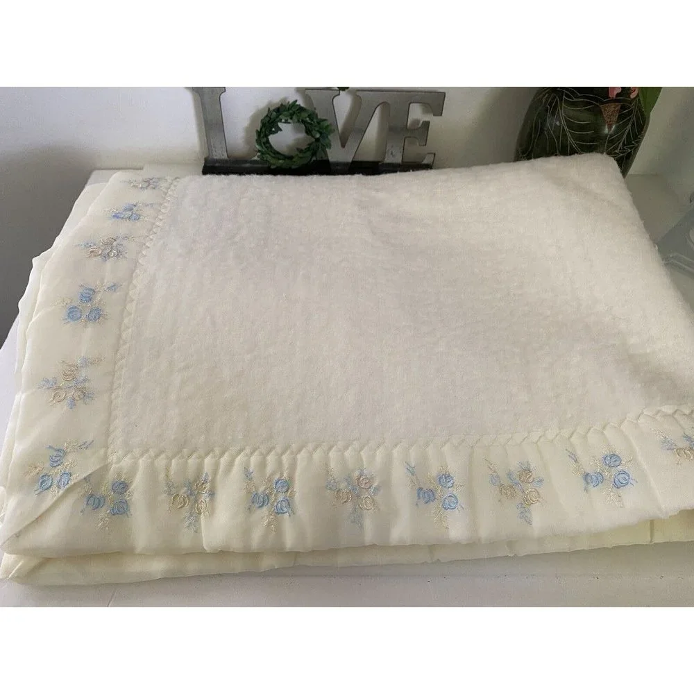 Vintage North Star Acrylic Chatham Baby Blanket Satin‎ Binding Pale Yellow 36x50